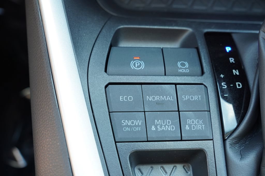 Used 2025 Toyota RAV4 XLE Premium w/ Weather Package AWD/4WD image 32