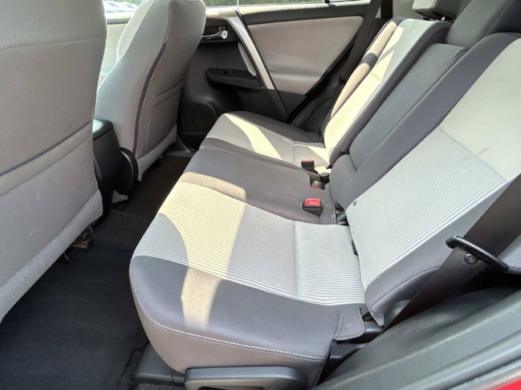 Used 2015 Toyota RAV4 XLE FWD image 12