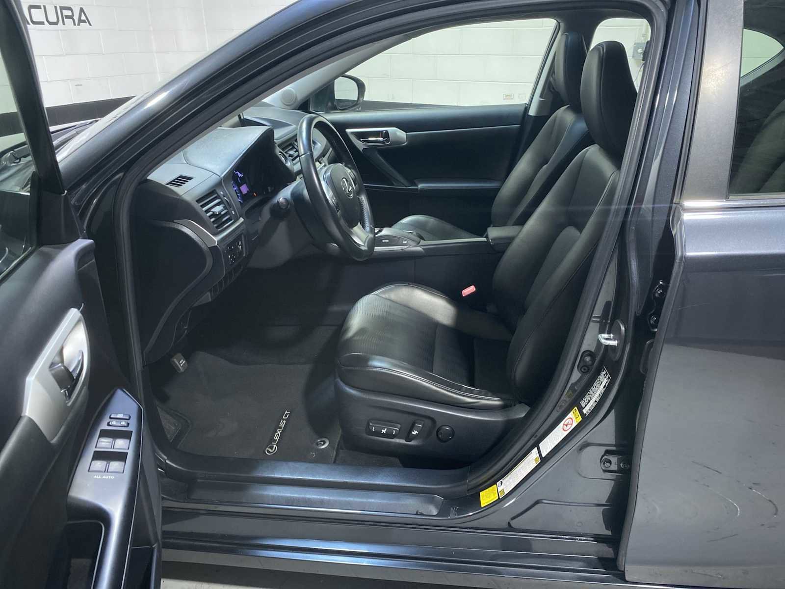 Used 2011 Lexus CT 200h Premium w/ Premium Audio Pkg FWD image 2