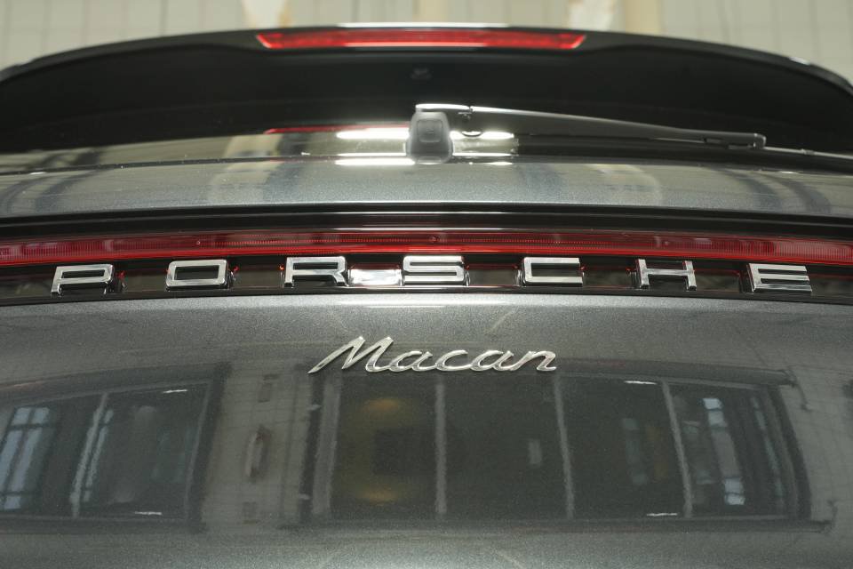Certified 2026 Porsche Macan AWD/4WD image 39