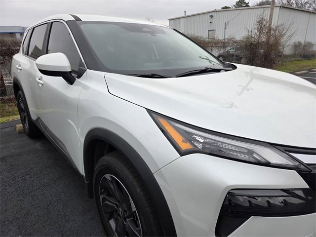 Used 2025 Nissan Rogue SV image 9