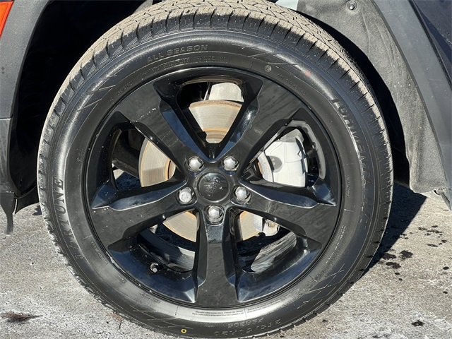 Certified 2023 Jeep Grand Cherokee Limited w/ Black Appearance Package image 7