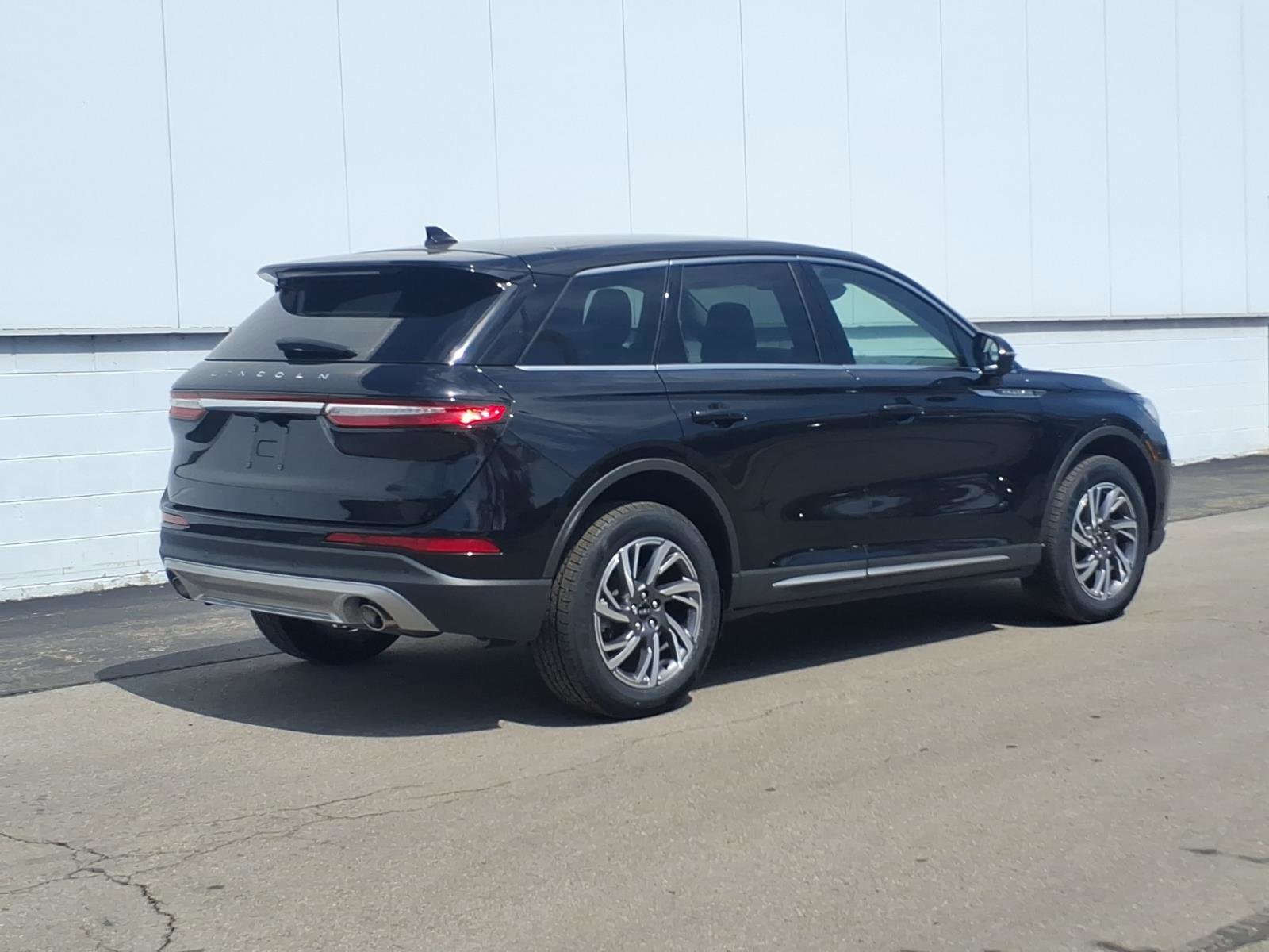 Certified 2023 Lincoln Corsair FWD w/ Equipment Group 101A image 5