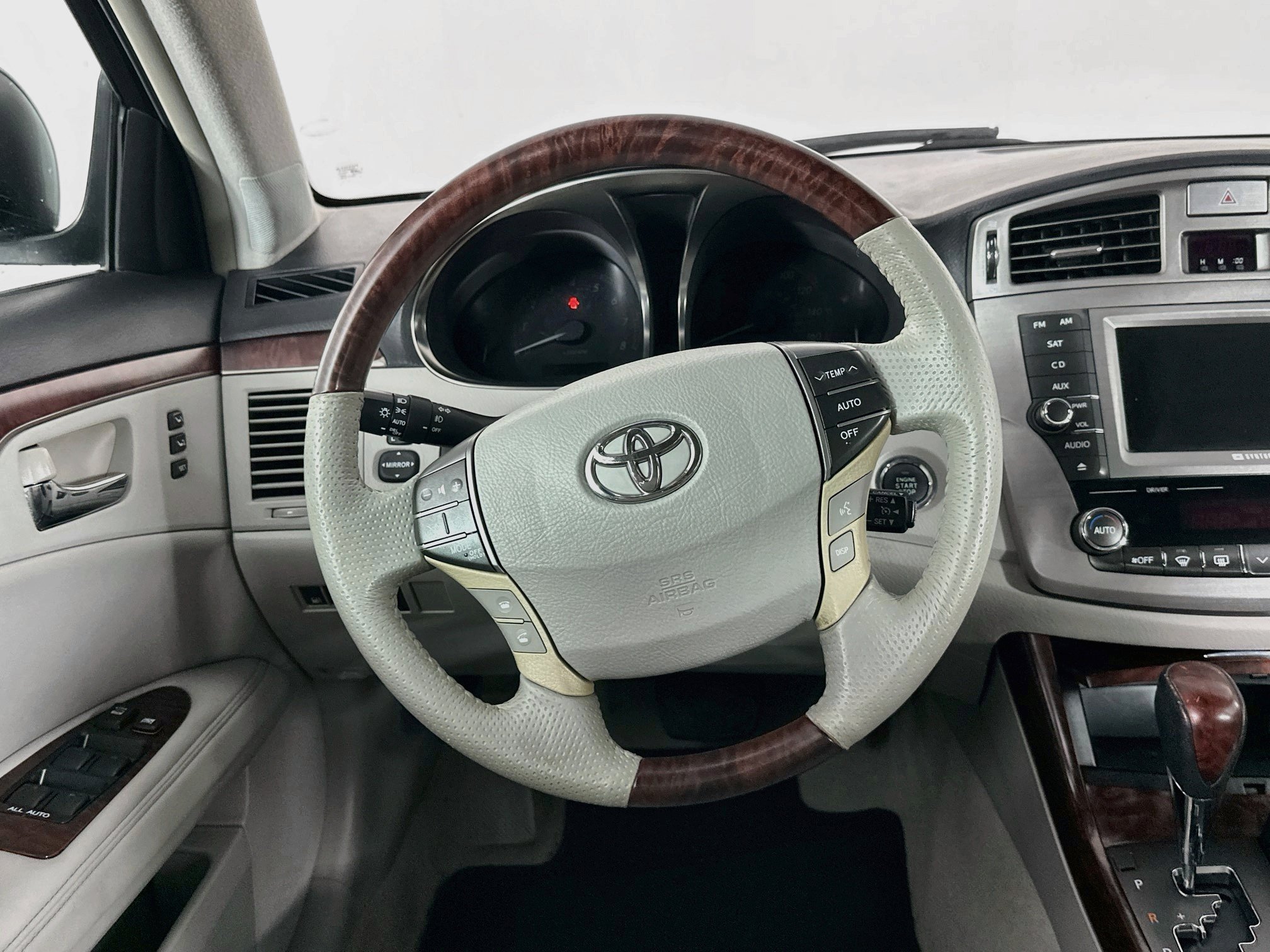 Used 2012 Toyota Avalon Limited FWD image 17