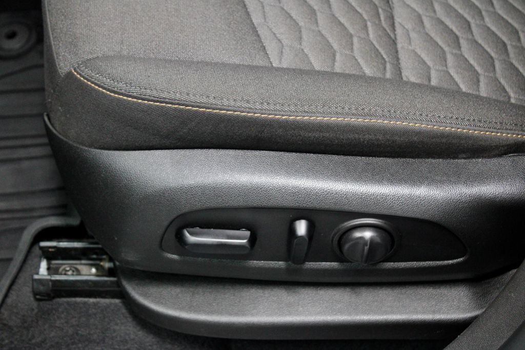 Used 2020 Chevrolet Equinox LT w/ Driver Convenience Package FWD image 23