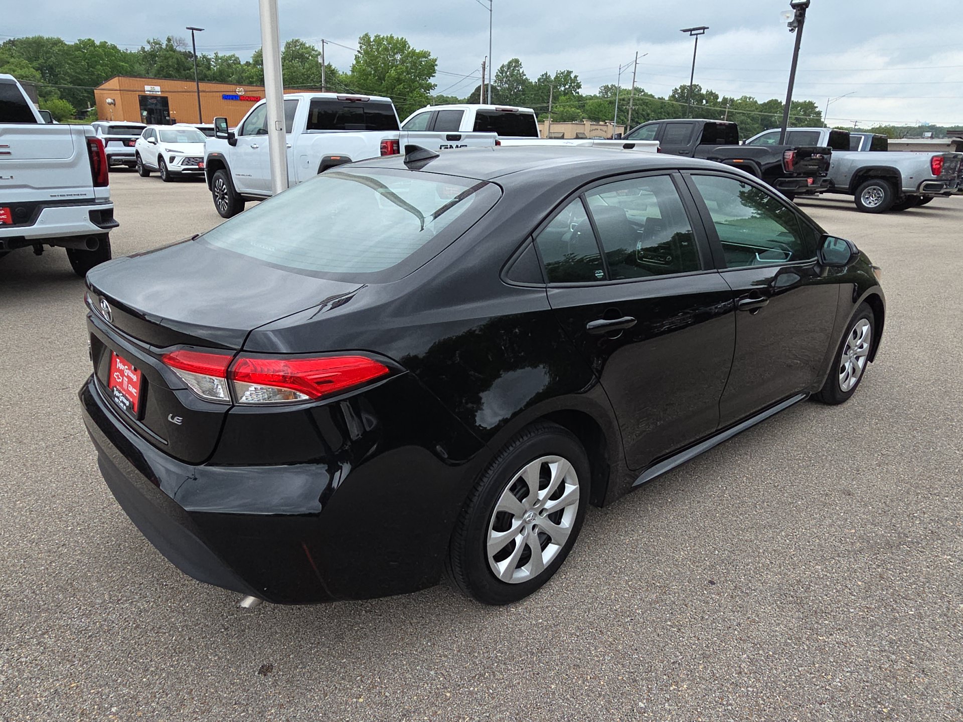 Used 2024 Toyota Corolla LE FWD image 8