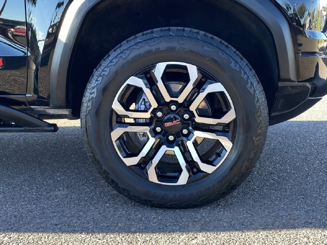 Used 2025 GMC Canyon AT4 w/ Nightfall Edition AWD/4WD image 11