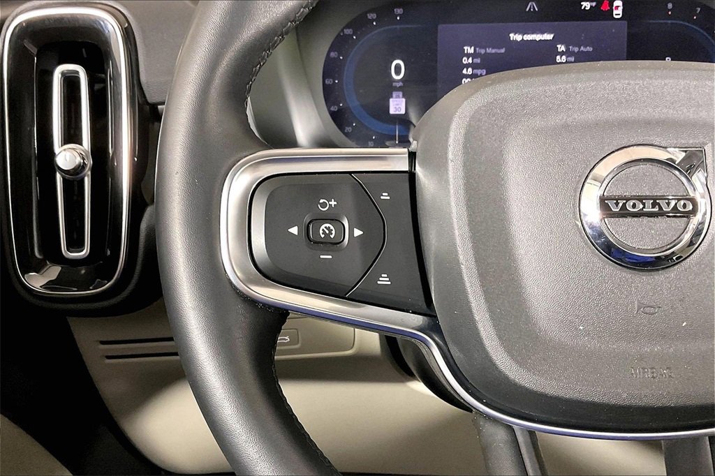Used 2023 Volvo XC40 B4 Plus w/ Driver Assist Package image 18