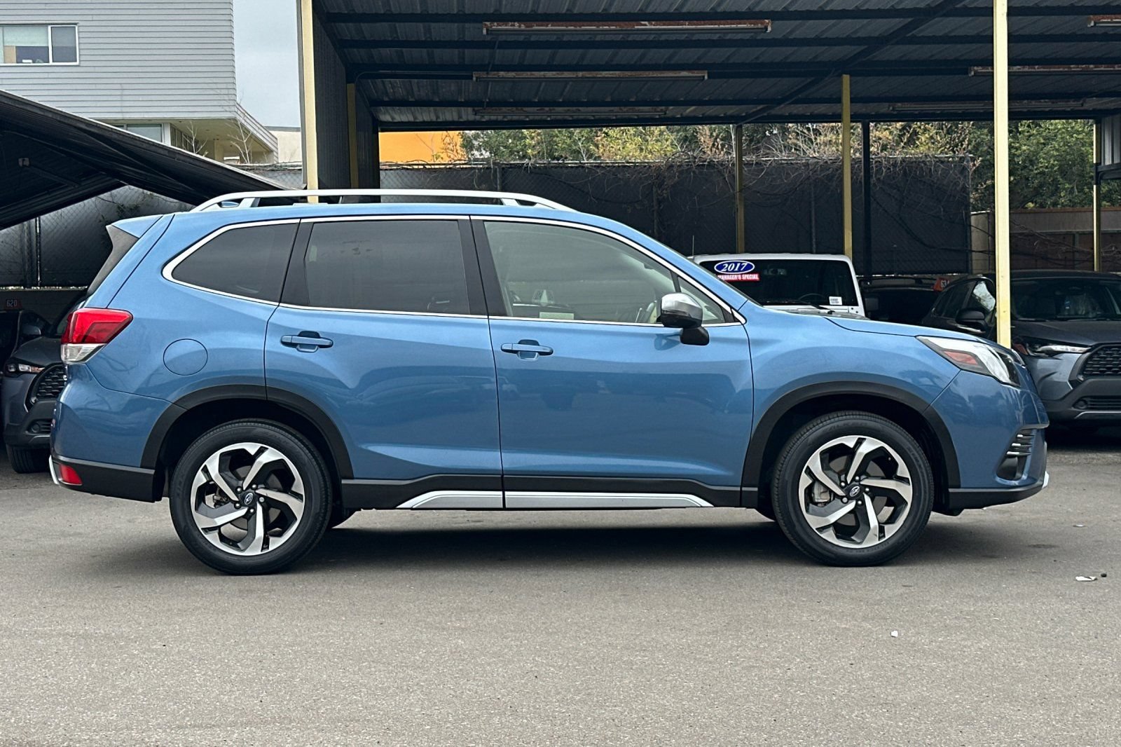 Used 2023 Subaru Forester Touring AWD/4WD image 3