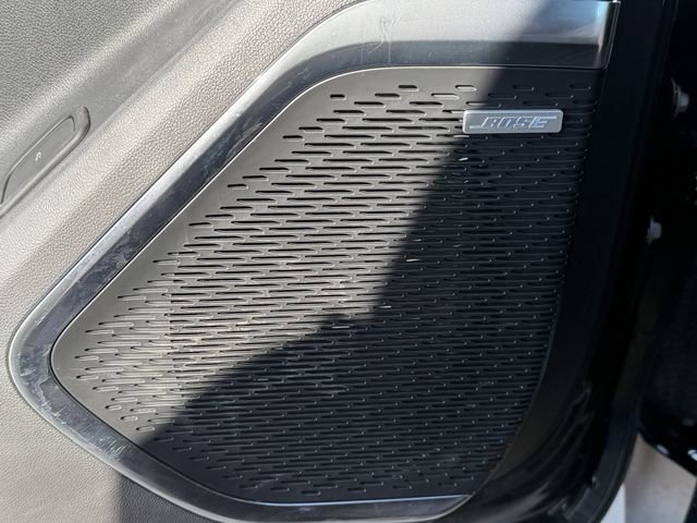 Used 2025 GMC Acadia Elevation image 24