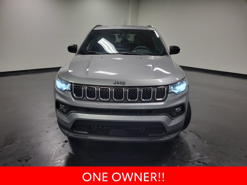 Used 2024 Jeep Compass Latitude AWD/4WD image 3