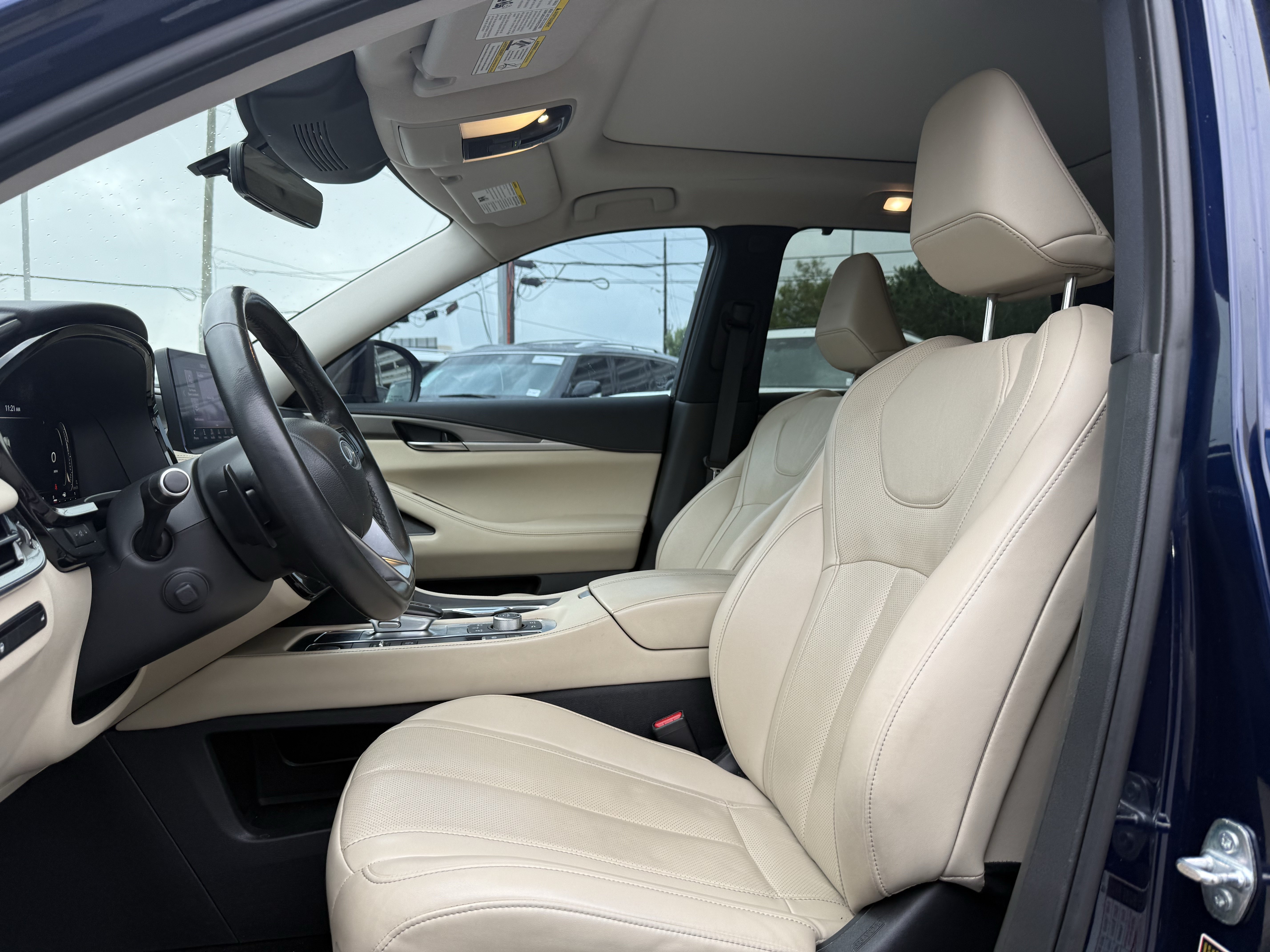 Used 2023 INFINITI QX60 Luxe w/ Cargo Package FWD image 12