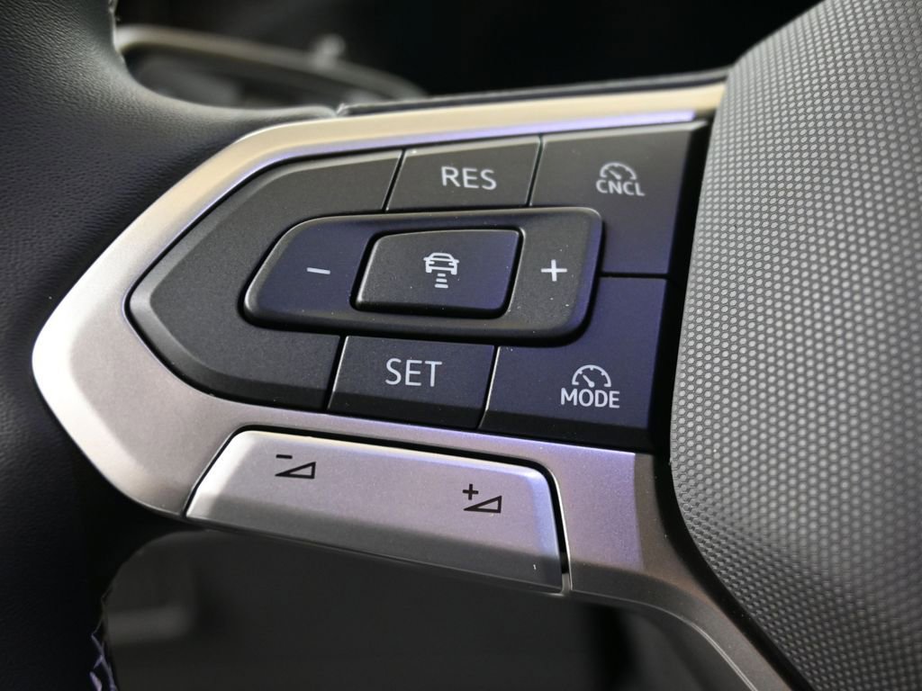 New 2026 Volkswagen Tiguan SE image 24