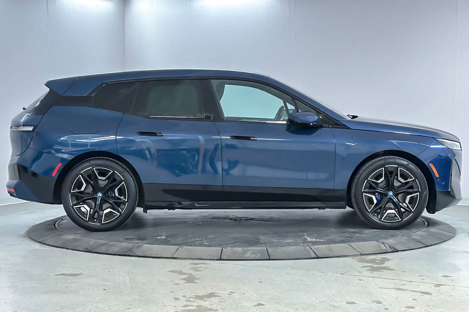 Used 2024 BMW iX M60 AWD/4WD image 8