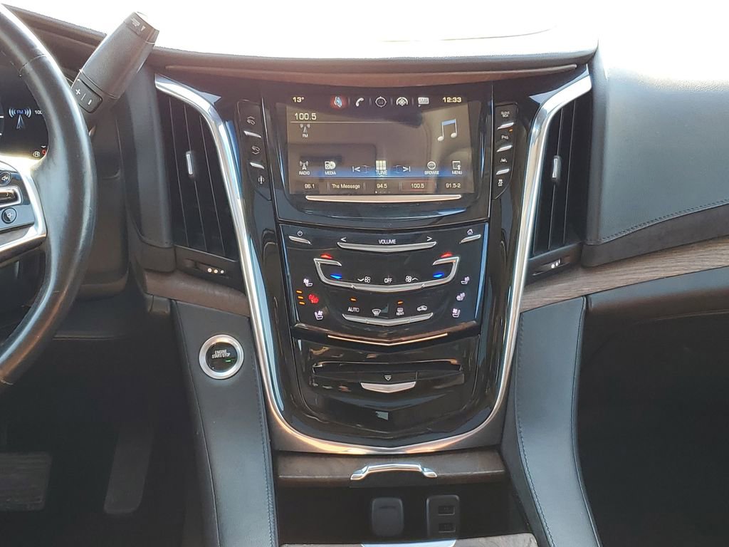 Used 2016 Cadillac Escalade ESV Luxury image 40