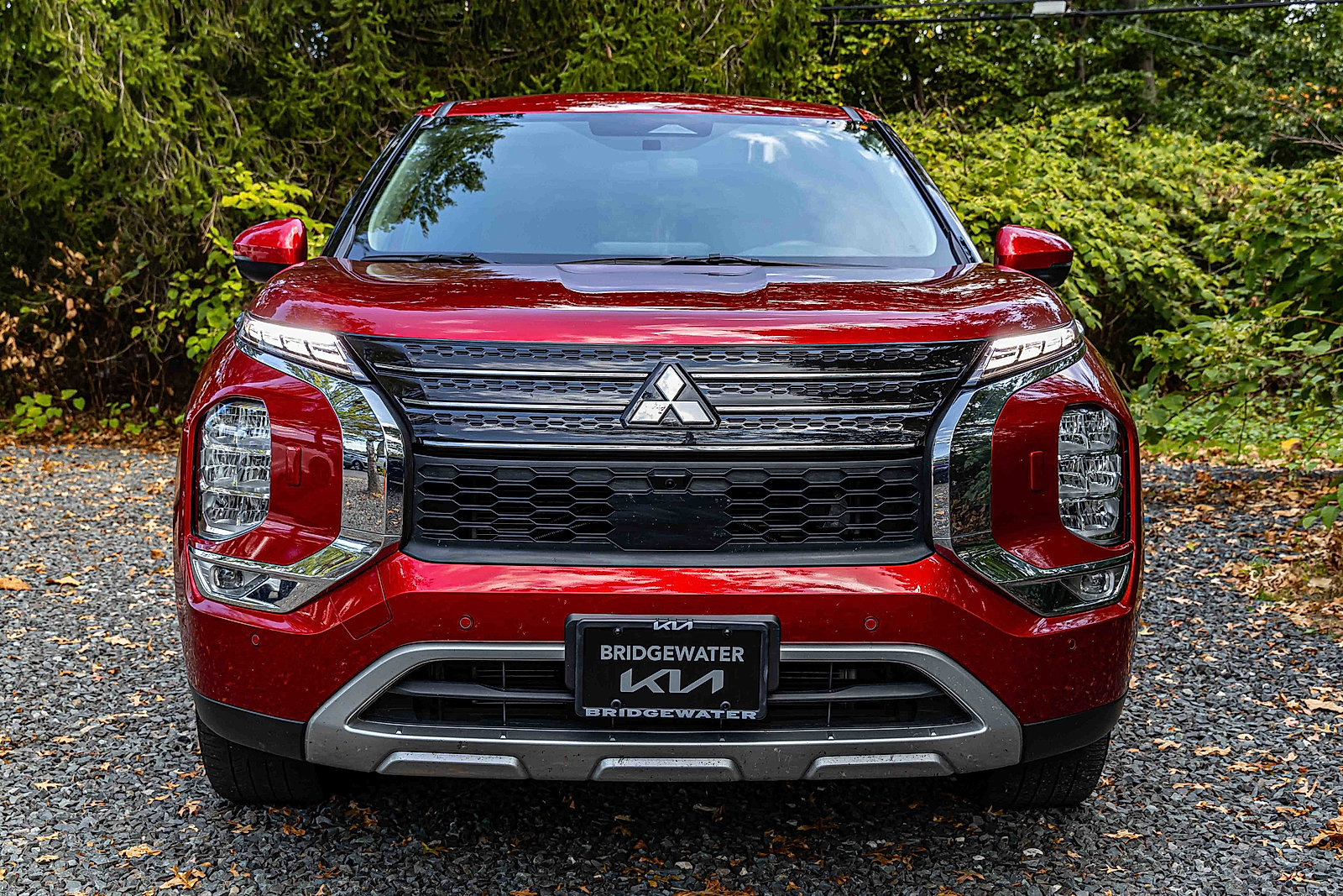 Used 2024 Mitsubishi Outlander AWD image 2