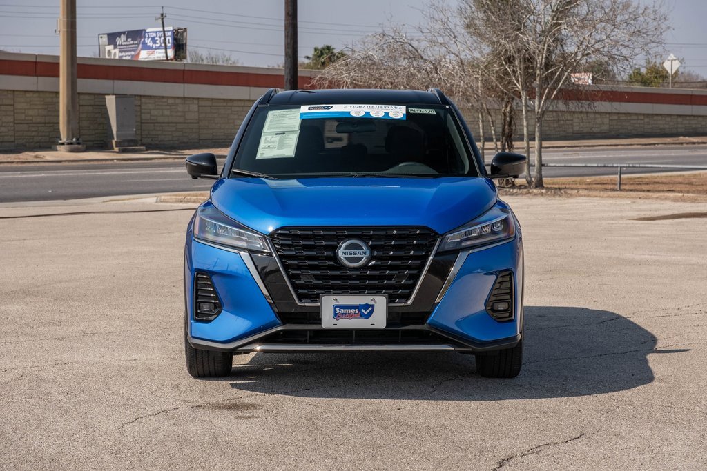 Used 2021 Nissan Kicks SR image 2
