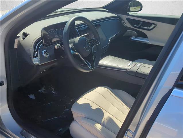 Used 2025 Mercedes-Benz E 350 4MATIC Sedan image 10