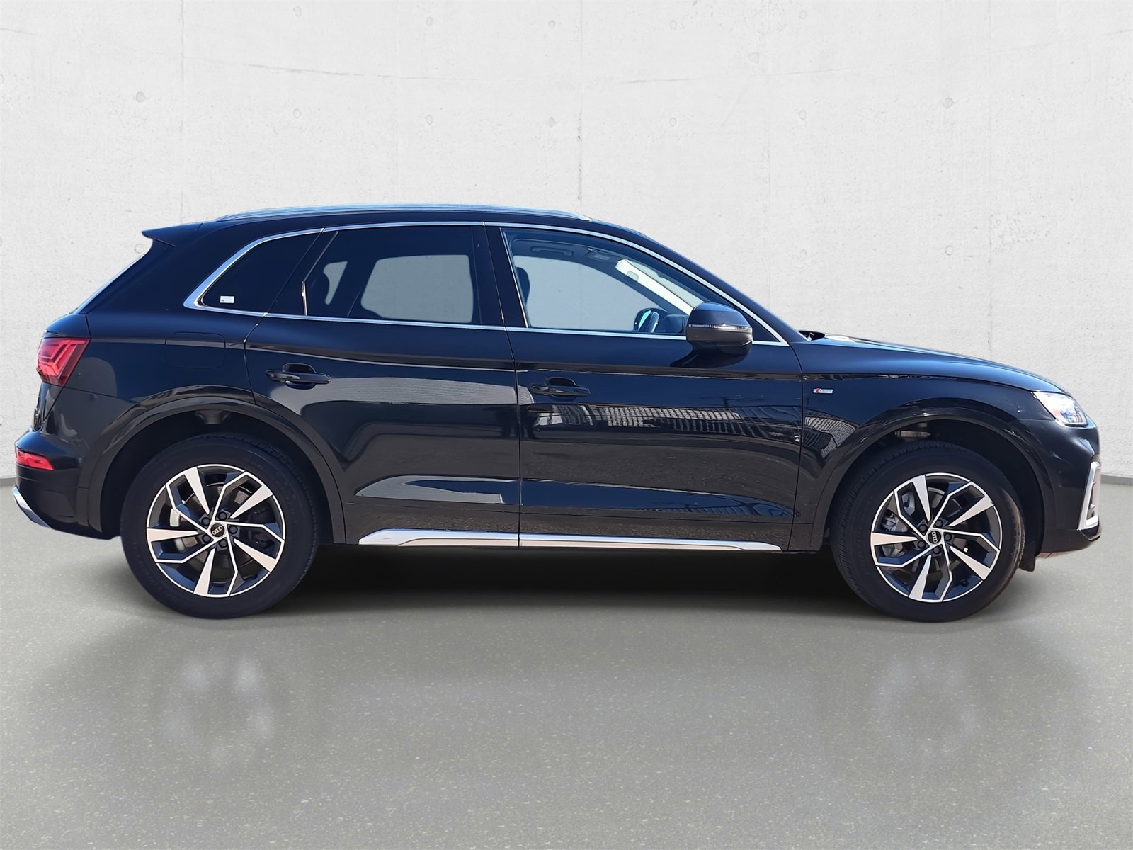 Used 2023 Audi Q5 2.0T Premium Plus w/ Premium Plus Package image 4