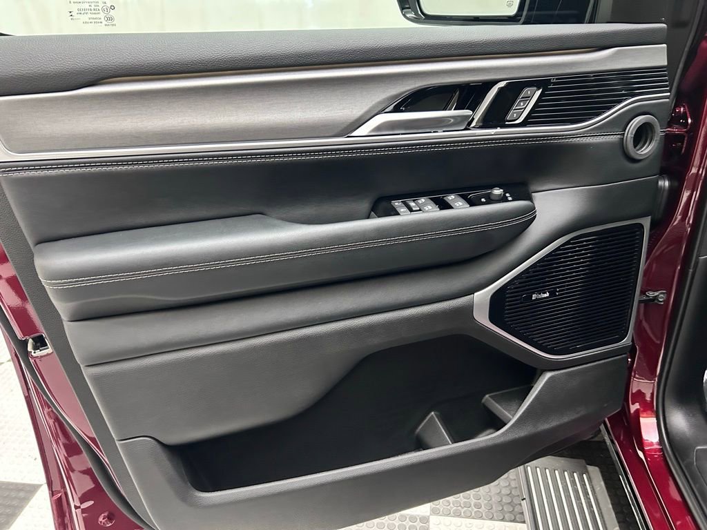 New 2026 Jeep Grand Wagoneer L Limited image 10