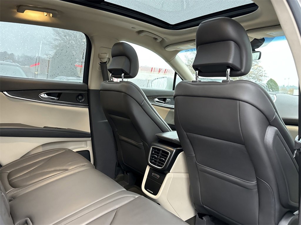 Used 2019 Lincoln Nautilus Reserve image 18