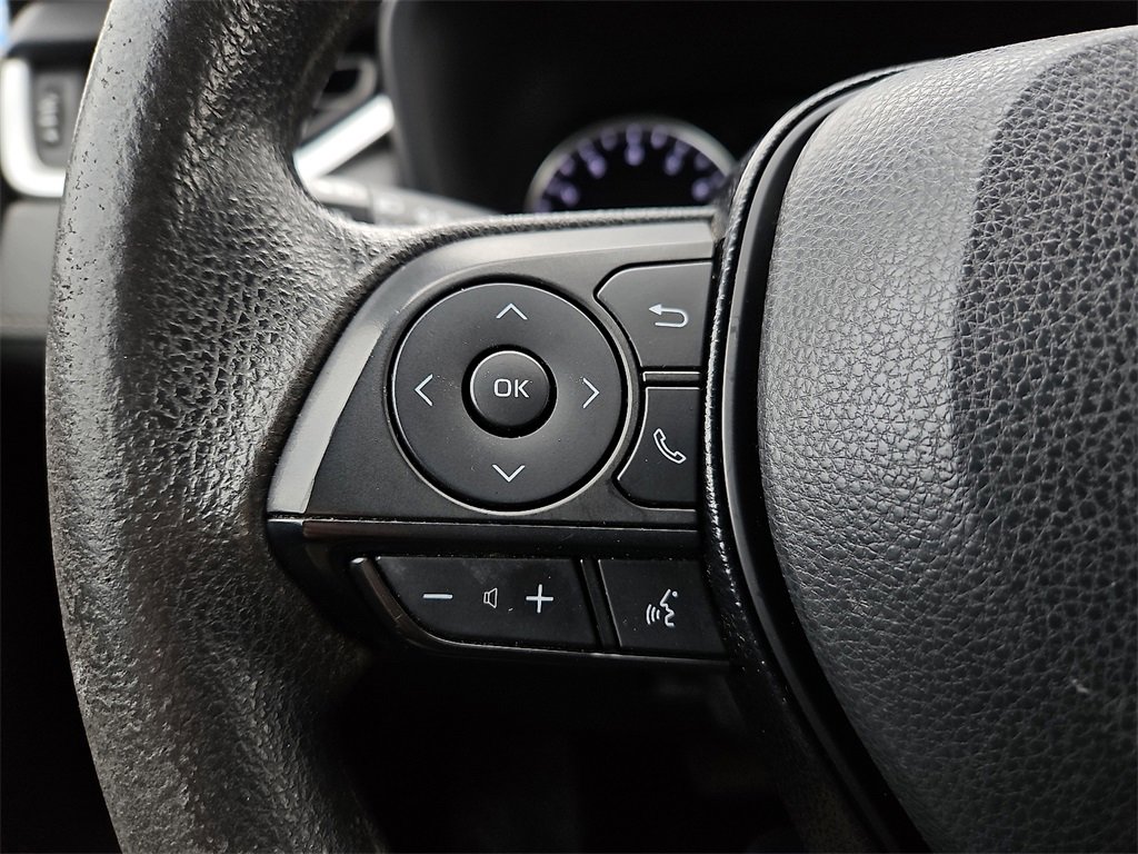 Used 2021 Toyota RAV4 LE image 28