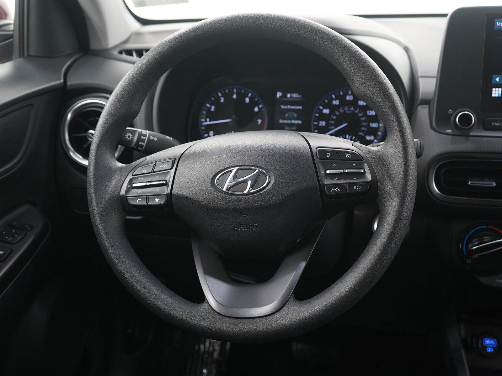 Used 2023 Hyundai Kona SEL image 14