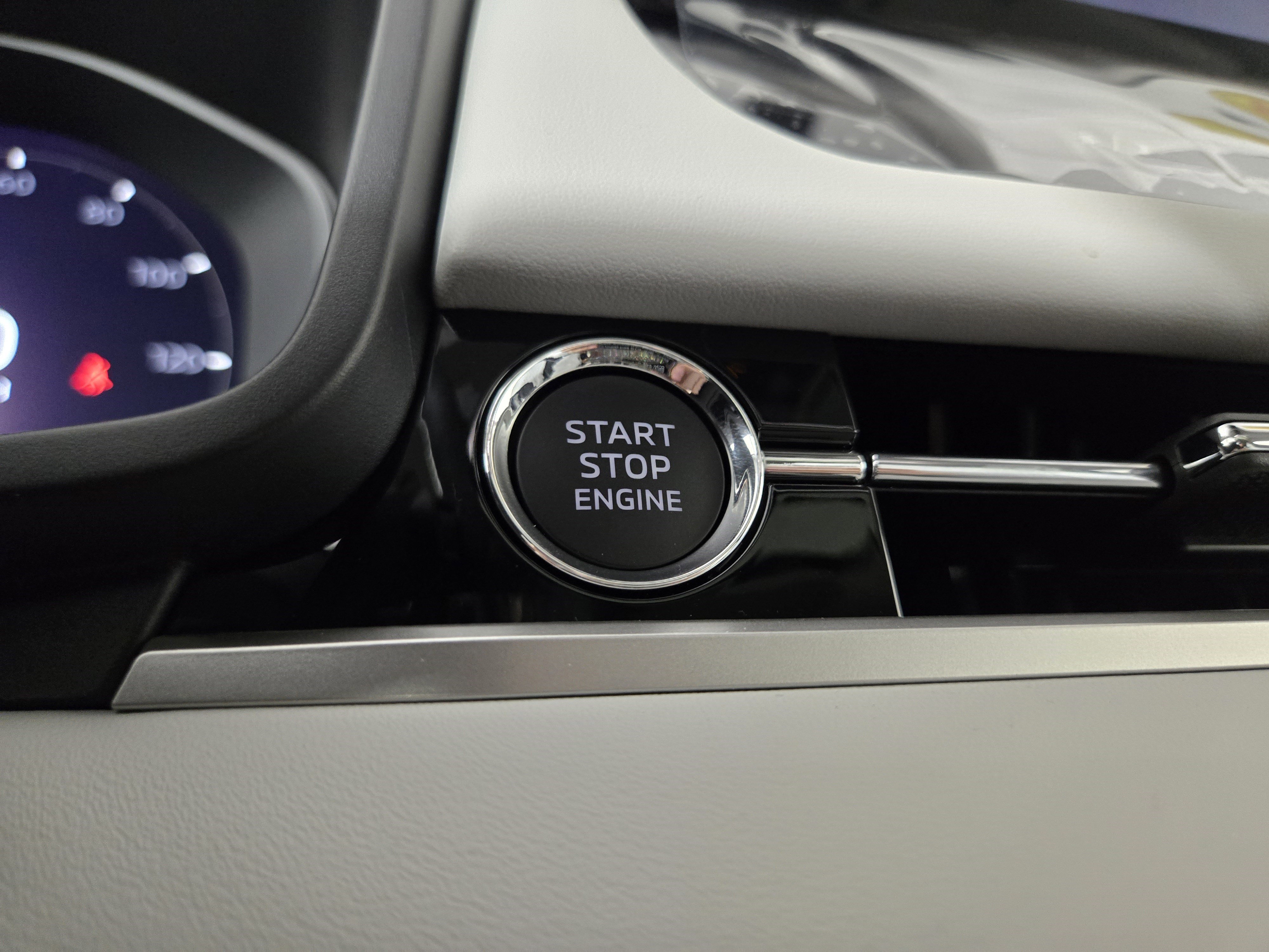 New 2025 Mitsubishi Outlander SEL image 26