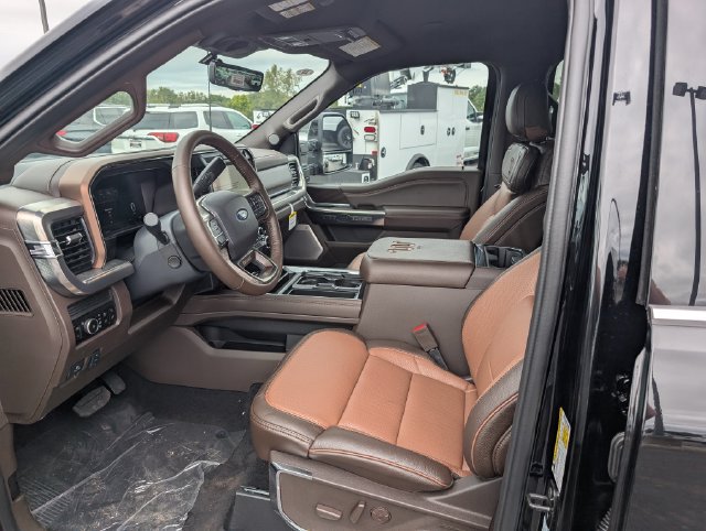 New 2027 Ford F450 King Ranch w/ Snow Plow Prep Package AWD/4WD image 15
