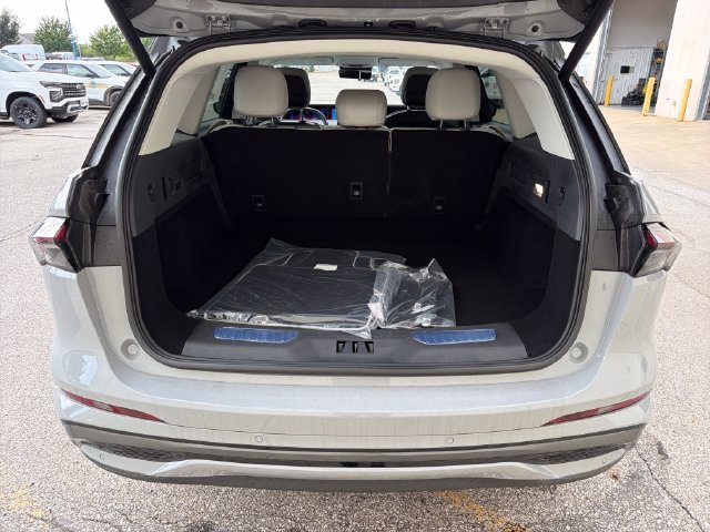 New 2026 Lincoln Nautilus Reserve w/ Jet Appearance Package AWD/4WD image 8