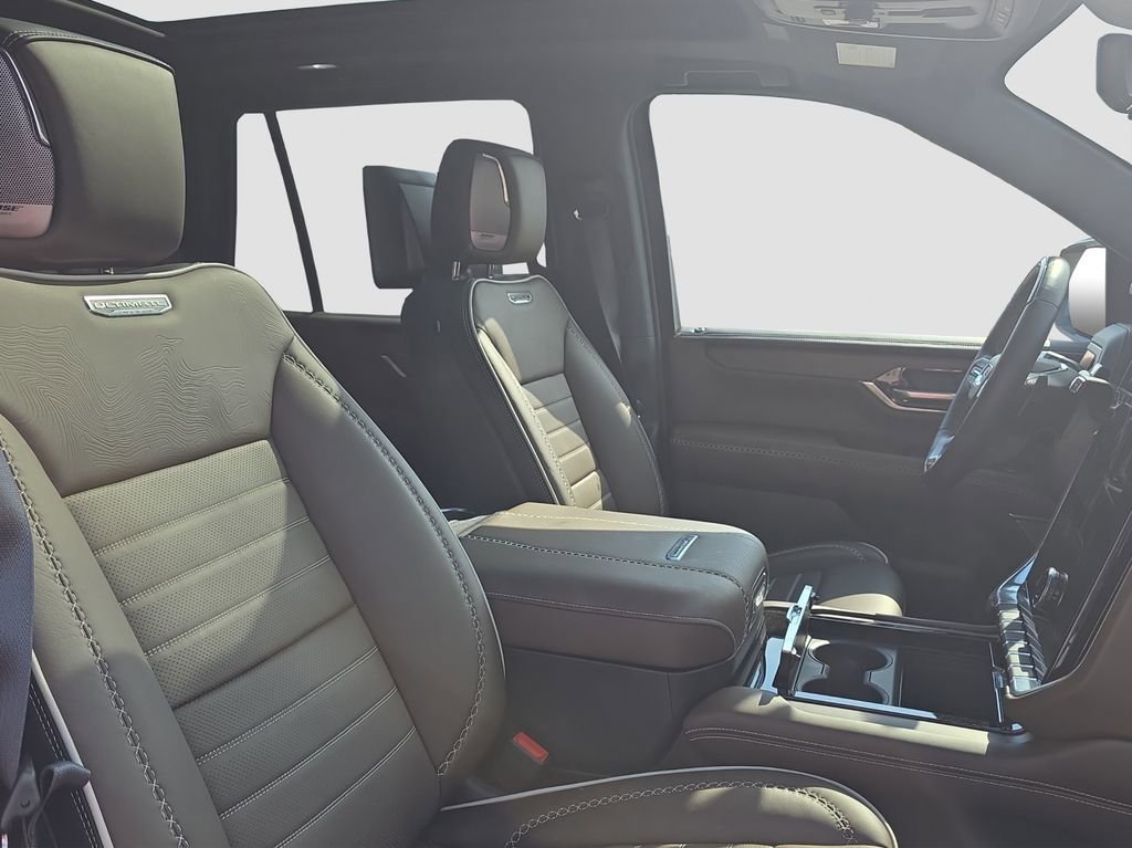 Used 2025 GMC Yukon Denali Ultimate w/ LPO, Floor Liner Package image 19