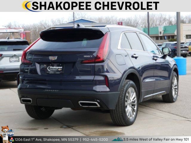 Used 2024 Cadillac XT4 Premium Luxury image 4