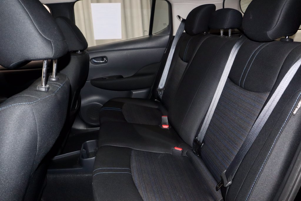 Used 2025 Nissan Leaf S FWD image 20