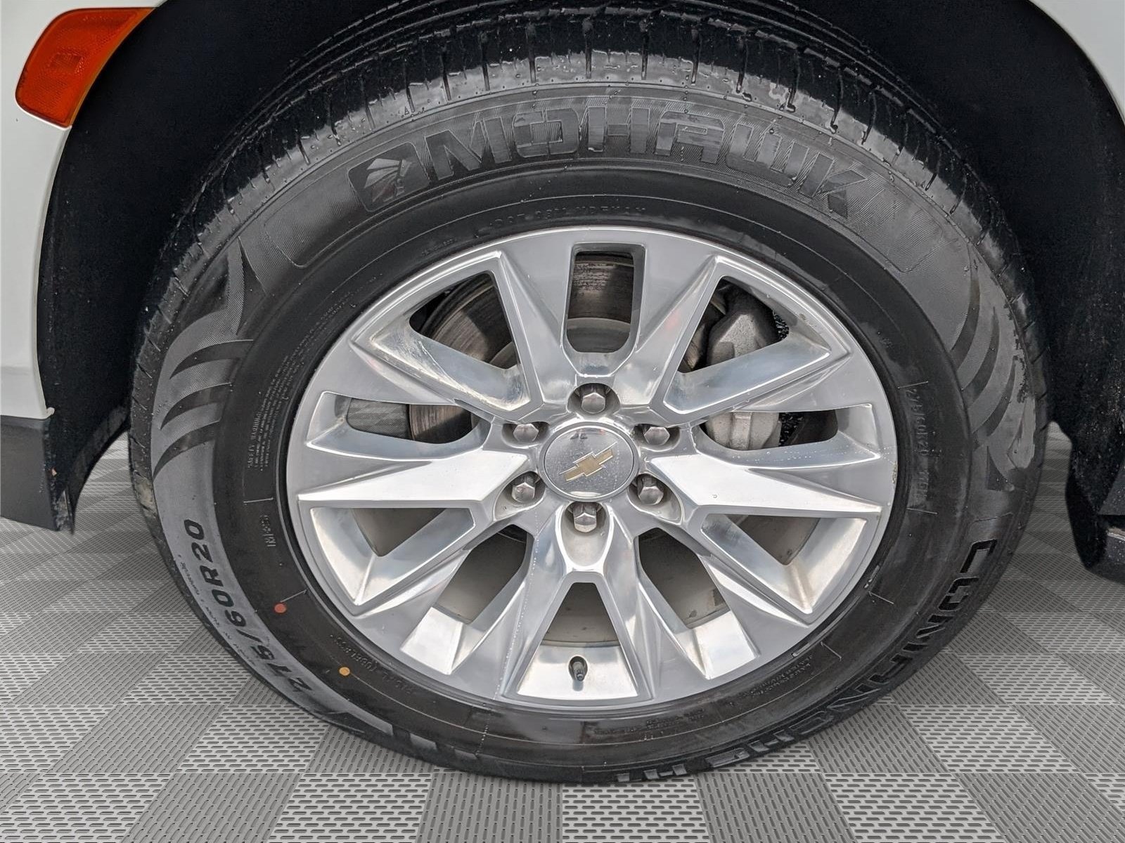 Used 2024 Chevrolet Suburban Premier RWD image 11