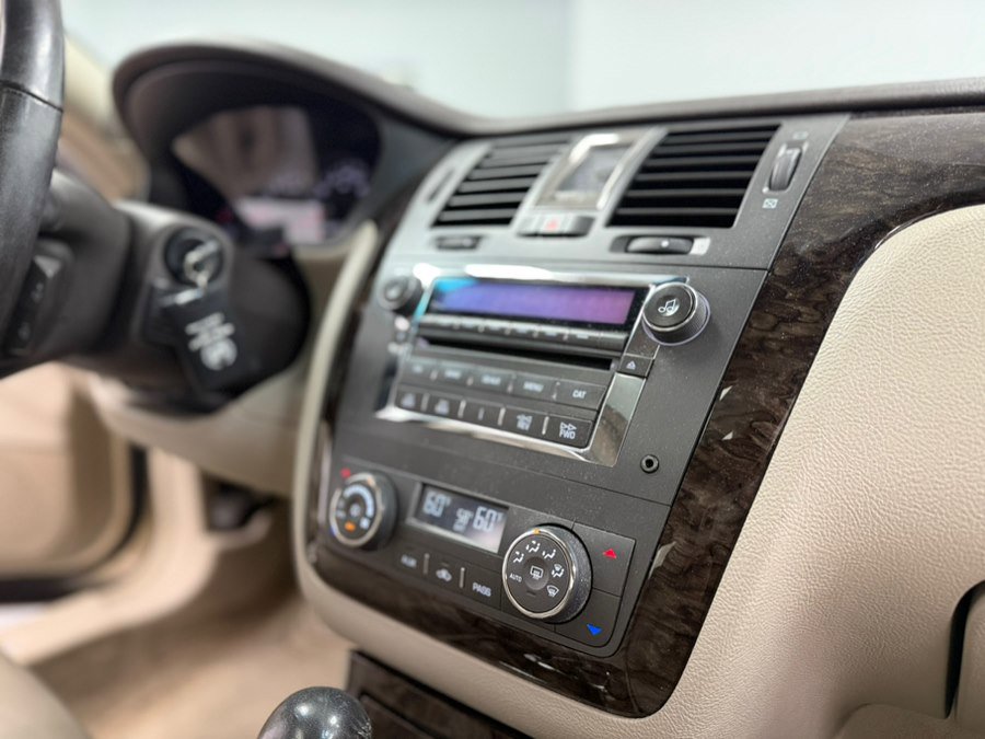 Used 2008 Cadillac DTS w/ Sun And Sound Package image 55