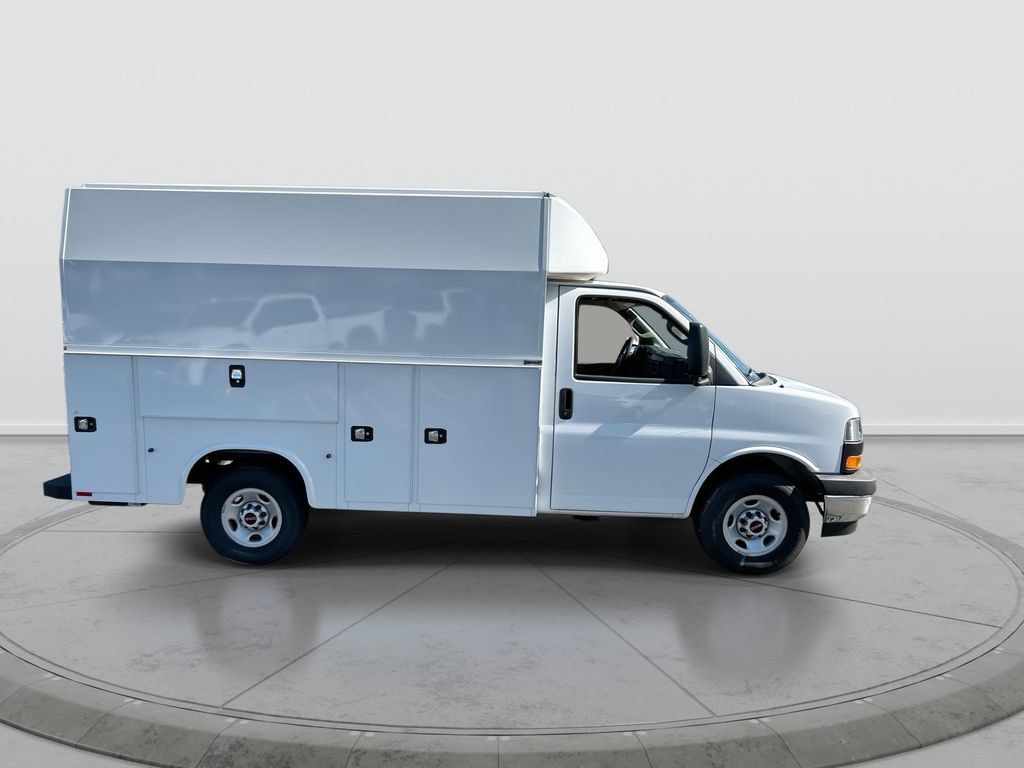 New 2025 GMC Savana 3500 w/ Power Convenience Package RWD image 9