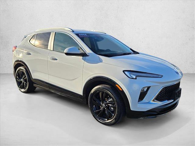 Used 2024 Buick Encore GX Sport Touring image 3