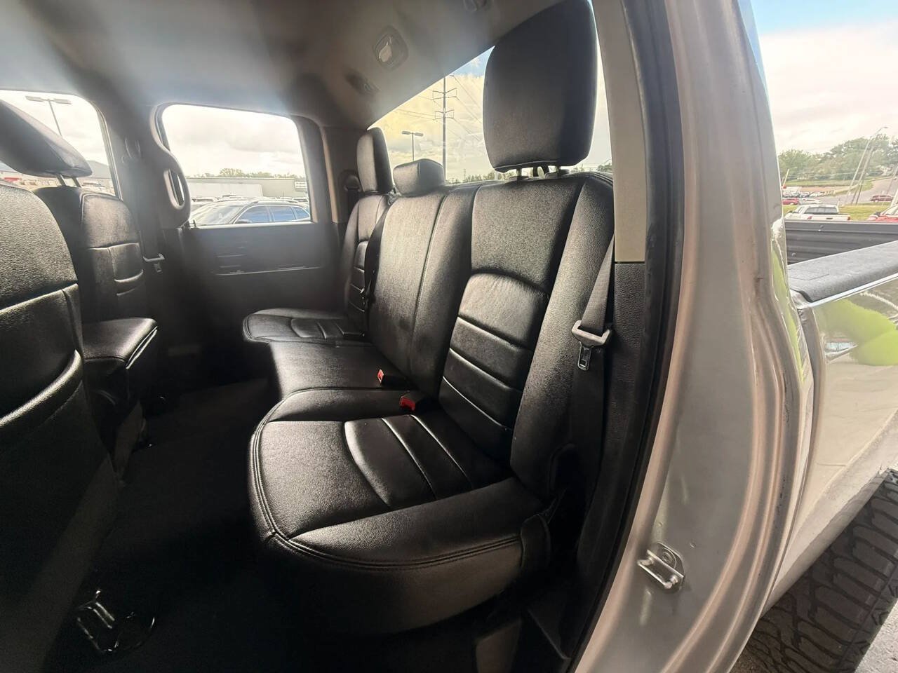 Used 2017 RAM 1500 Express AWD/4WD image 14