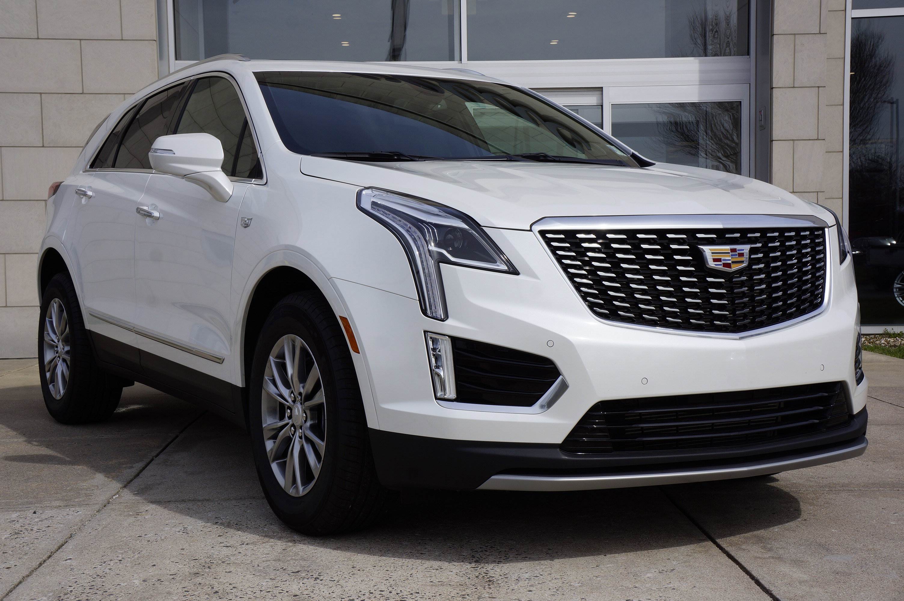 Used 2024 Cadillac XT5 Luxury image 2