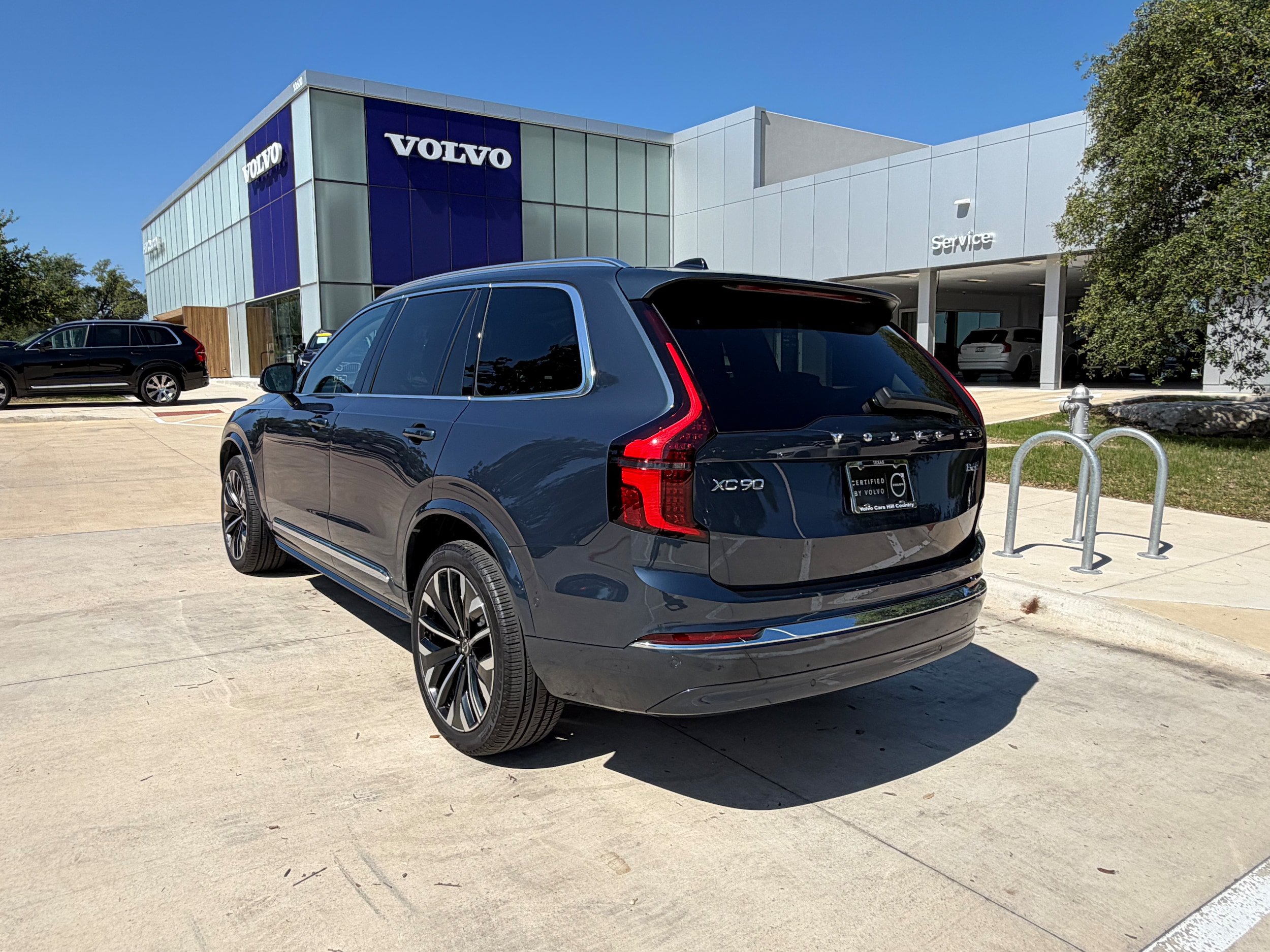 Certified 2025 Volvo XC90 B6 Plus AWD/4WD image 4