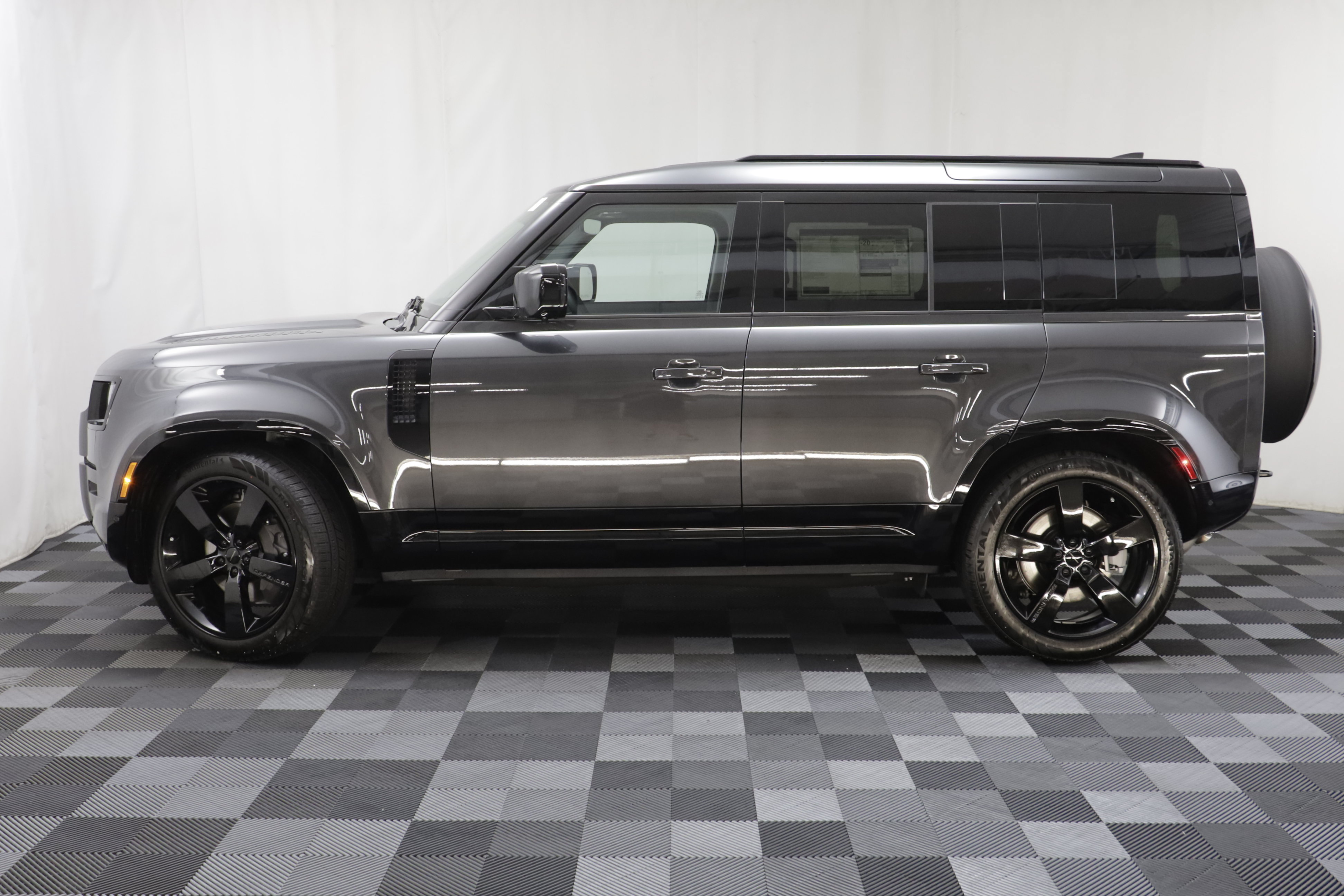 New 2026 Land Rover Defender 110 X-Dynamic SE AWD/4WD image 5