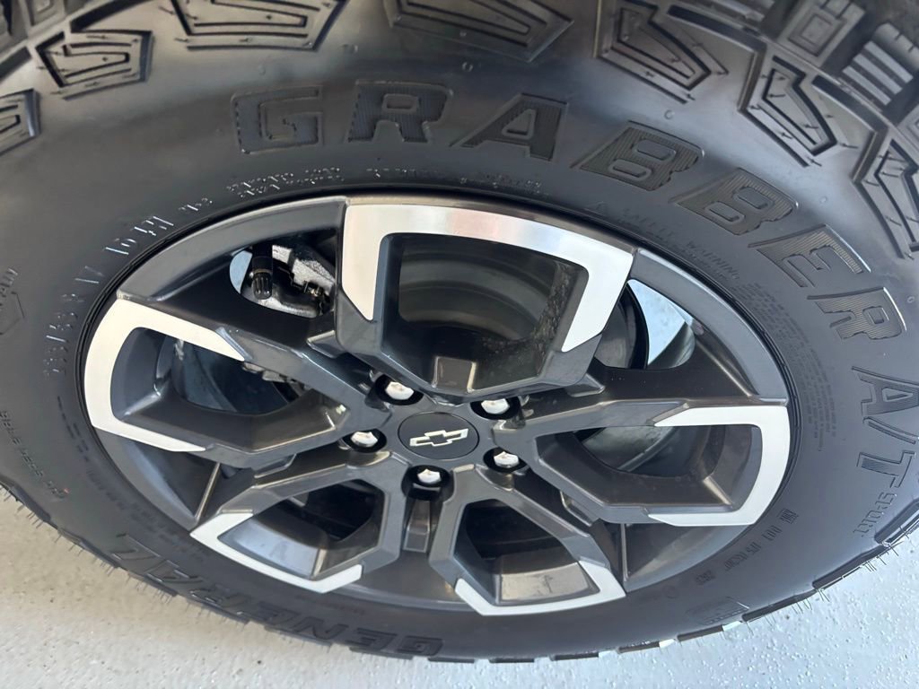 New 2026 Chevrolet Equinox ACTIV w/ Safety and Technology Package FWD image 8