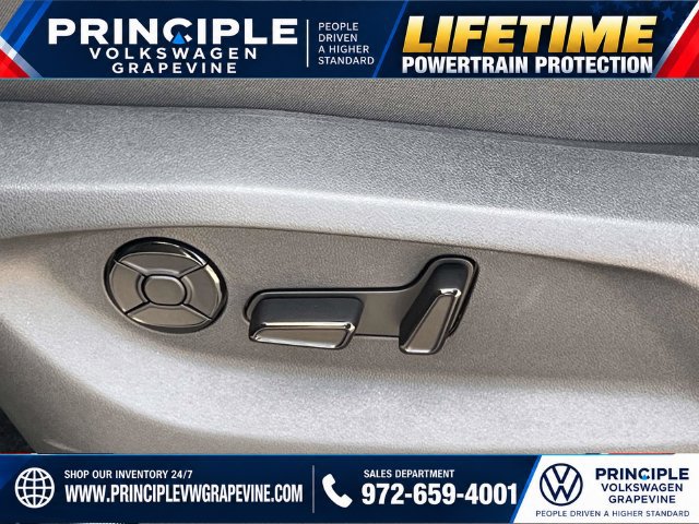 New 2027 Volkswagen Tiguan SE FWD image 14