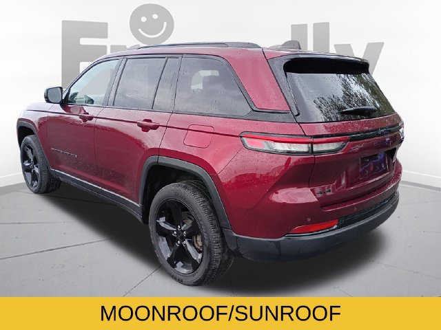Used 2023 Jeep Grand Cherokee Laredo AWD/4WD image 7