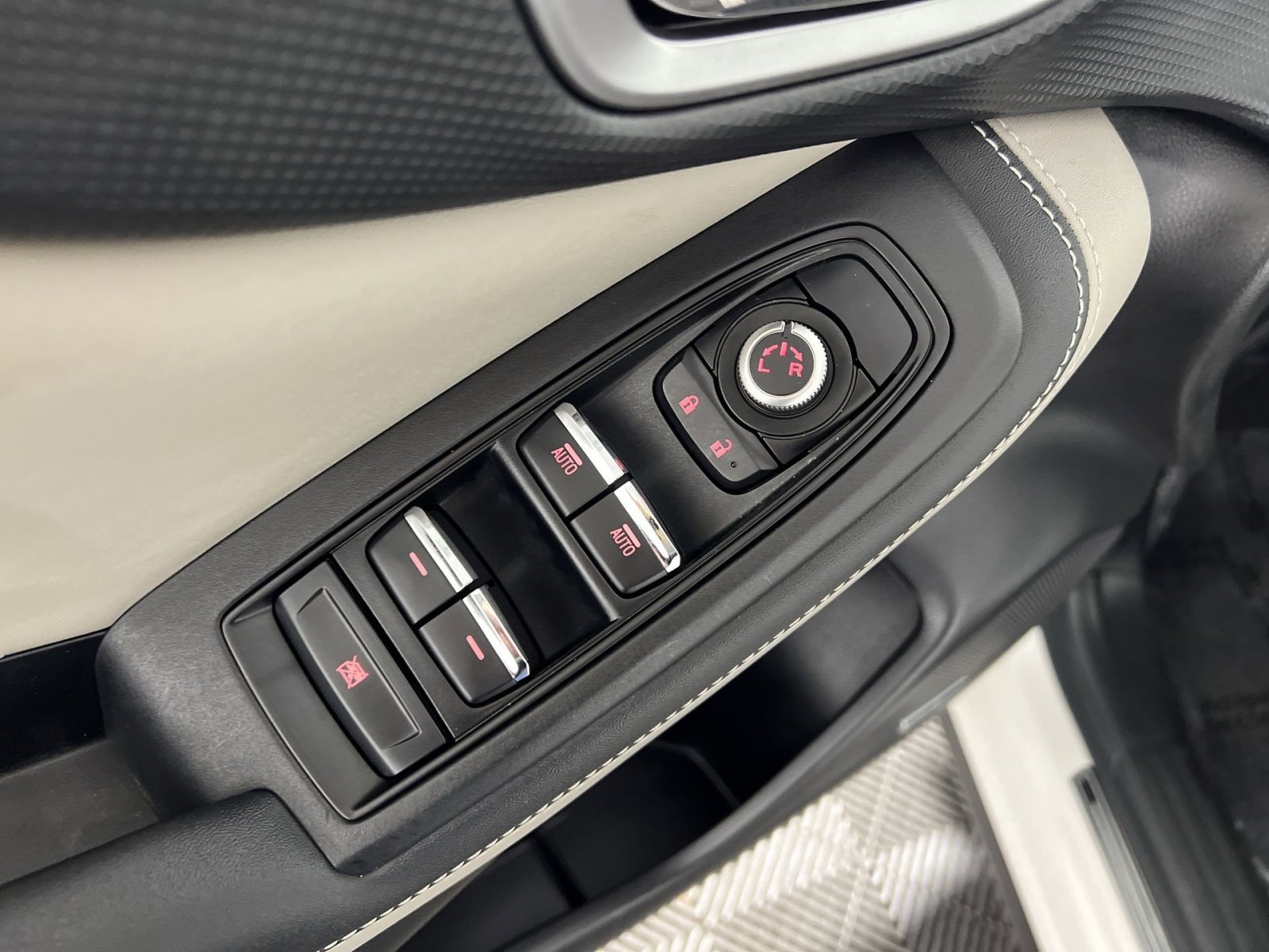 Used 2023 Subaru Forester Limited image 15