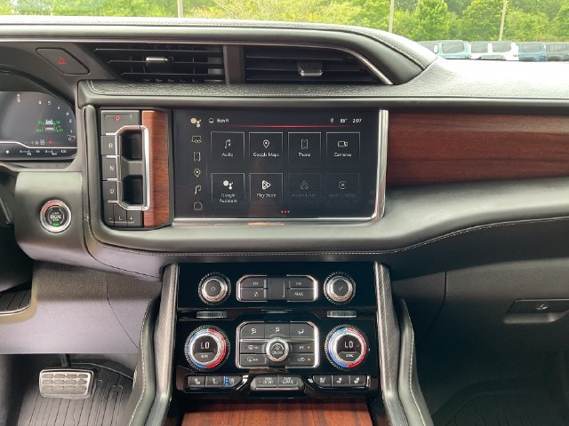 Used 2023 GMC Yukon Denali Ultimate AWD/4WD image 18