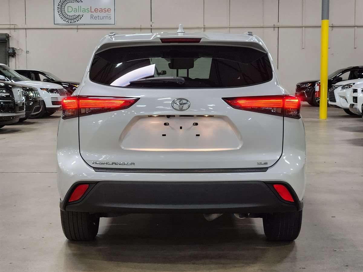Used 2022 Toyota Highlander XLE FWD image 10