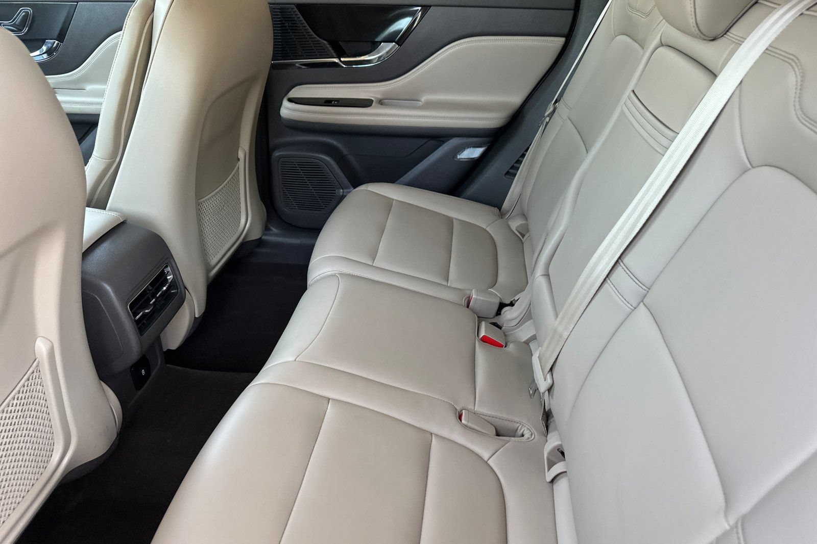 Used 2022 Lincoln Corsair FWD image 12