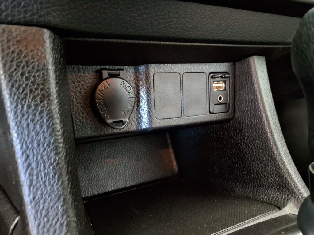 Used 2016 Toyota Corolla LE FWD image 8