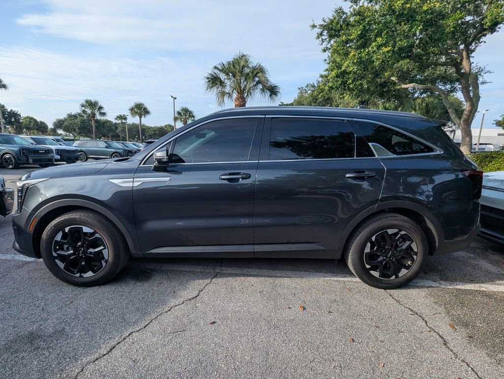 Used 2024 Kia Sorento S w/ Panoramic Sunroof Package FWD image 4